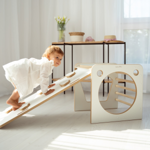 kostka_wielozadaniowa_montessori_ze_zjezdzalnia1.png