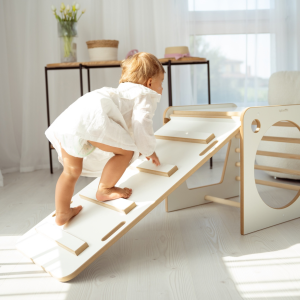 kostka_wielozadaniowa_montessori_ze_zjezdzalnia10.png
