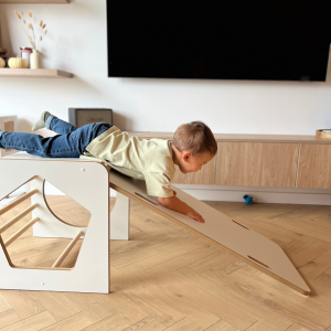 kostka_wielozadaniowa_montessori_ze_zjezdzalnia15.png