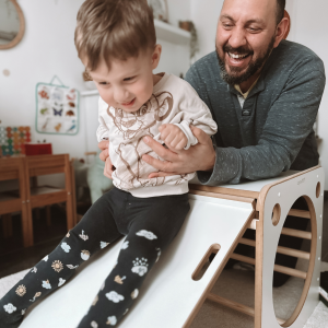 kostka_wielozadaniowa_montessori_ze_zjezdzalnia11.png