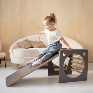 kostka_wielozadaniowa_montessori_ze_zjezdzalnia6.png