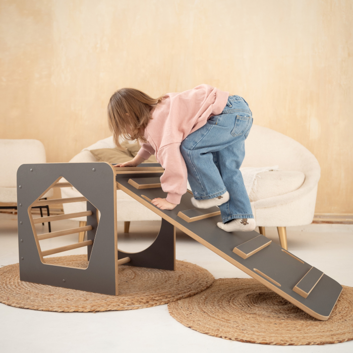 kostka_wielozadaniowa_montessori_ze_zjezdzalnia1.png