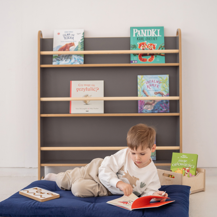 biblioteczka_montessori1.png