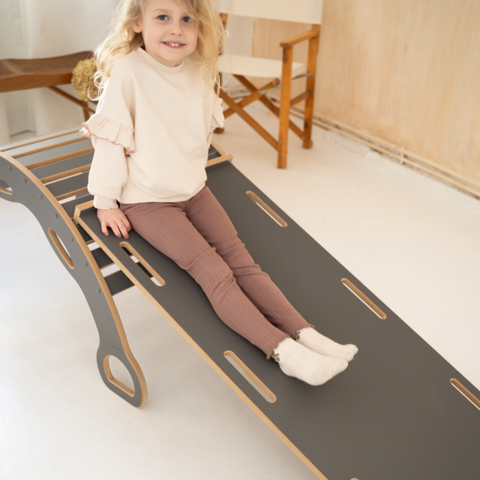bujak_montessori_xxl_ze_zjezdzalnia12.png