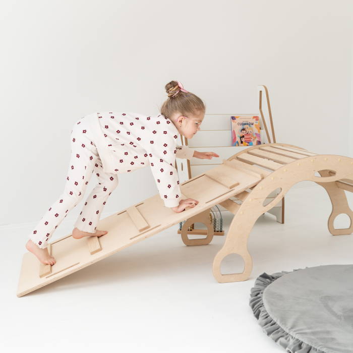 bujak_montessori_xxl_ze_zjezdzalnia1.png