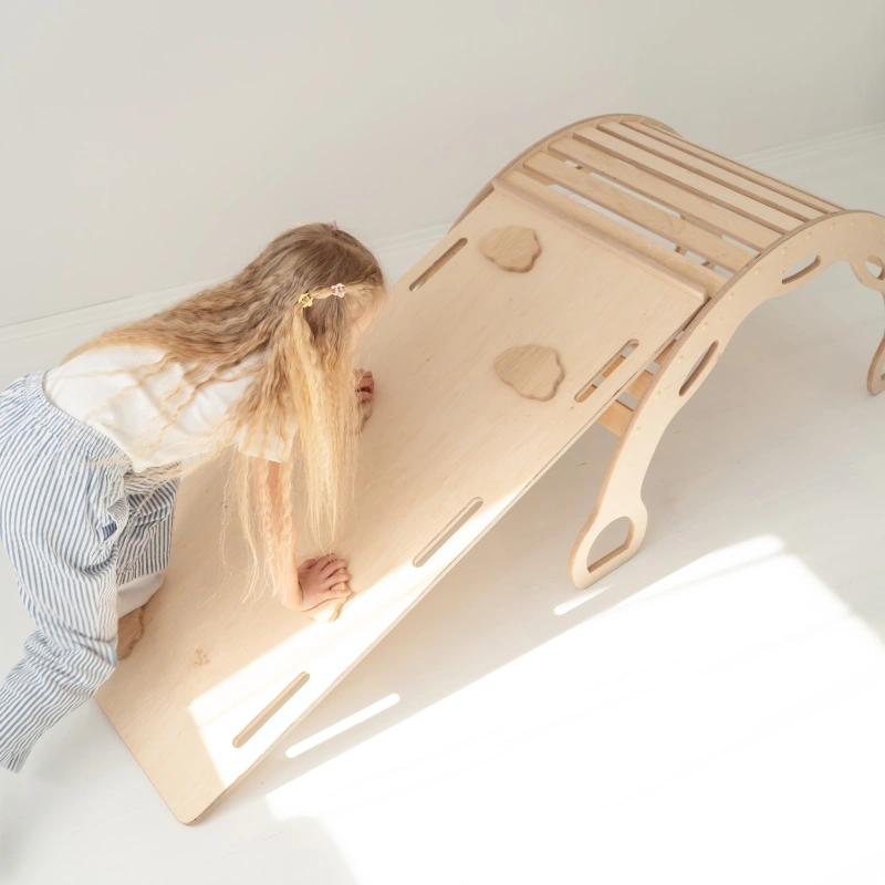bujak_montessori_xxl_ze_zjezdzalnia1.png
