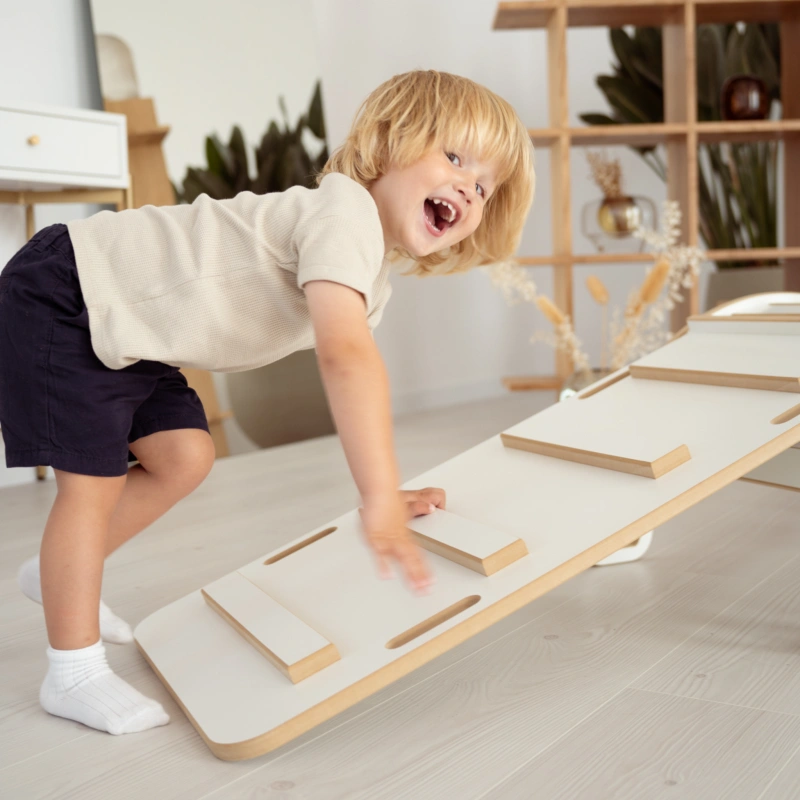 bujak_montessori_l_ze_zjezdzalnia11.png