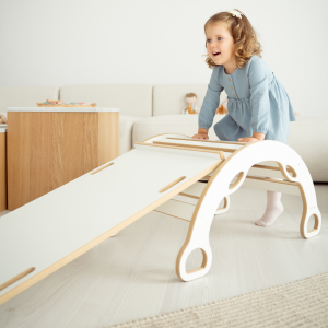 bujak_montessori_l_ze_zjezdzalnia3.png