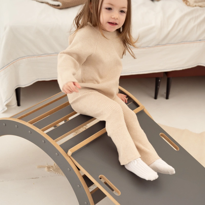 bujak_montessori_l_ze_zjezdzalnia111.png