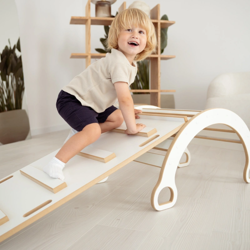bujak_montessori_l_ze_zjezdzalnia4.png