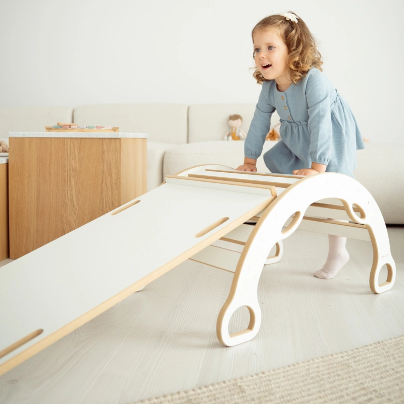 bujak_montessori_l_ze_zjezdzalnia3.png