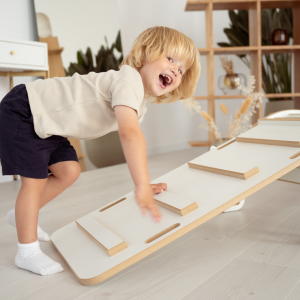 bujak_montessori_l_ze_zjezdzalnia11.png