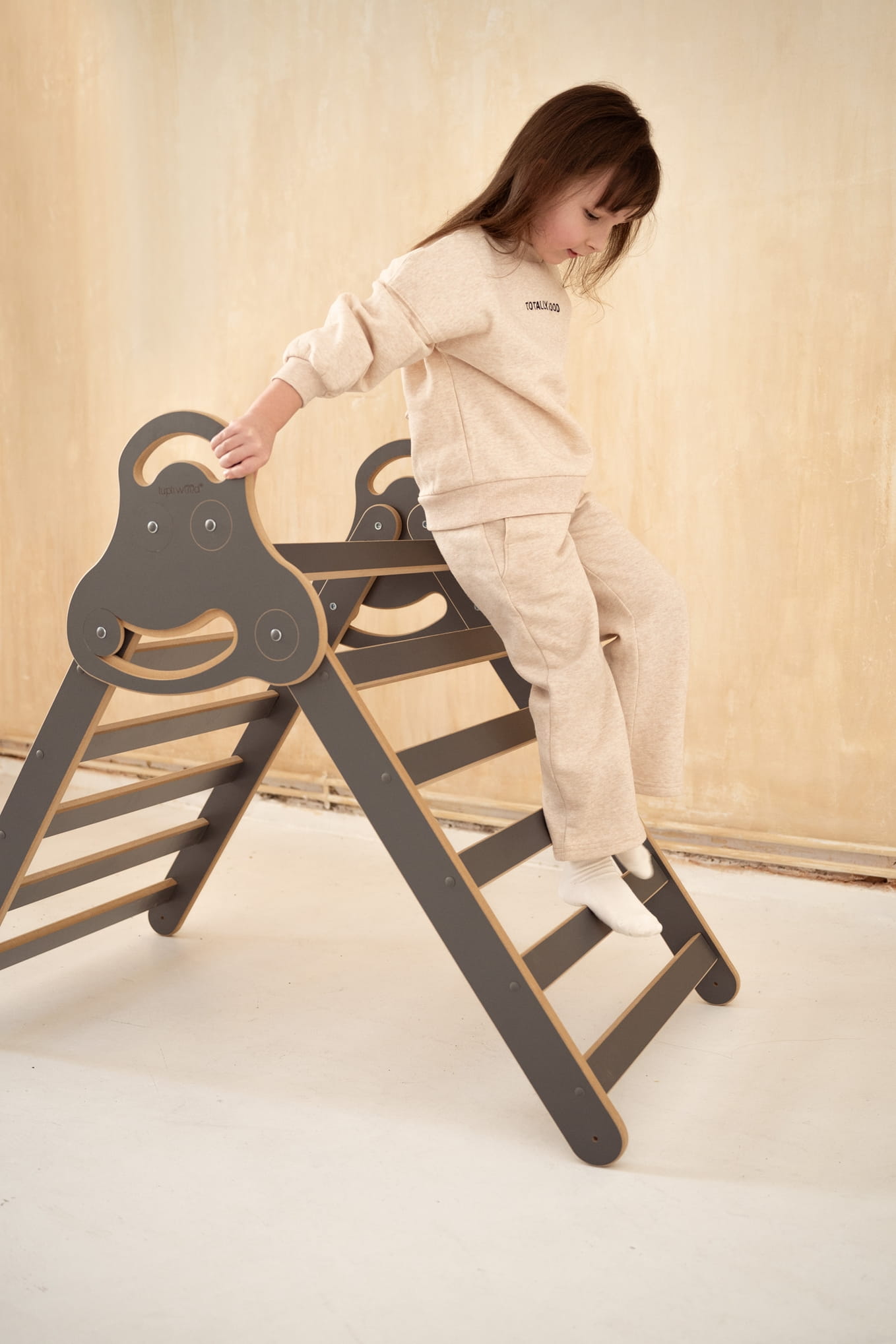 Drabinka dla dzieci Pikler szary